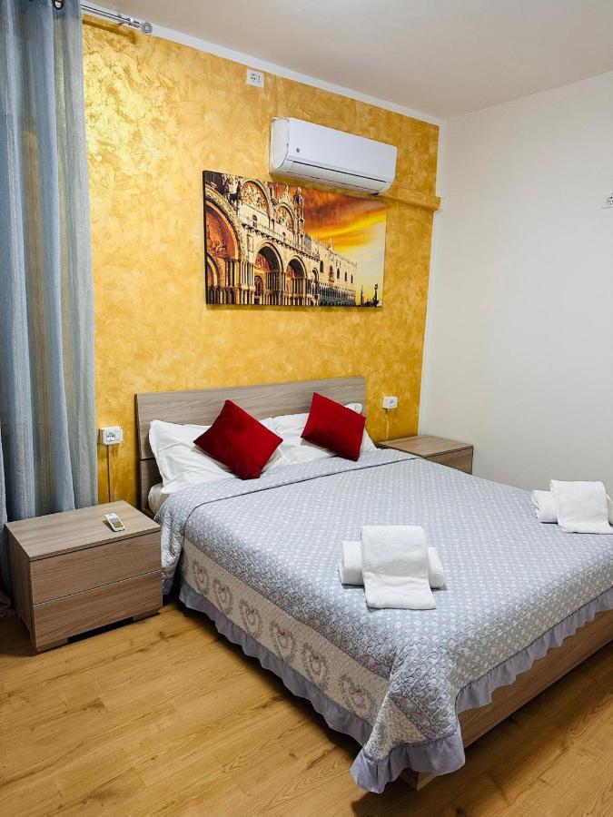 Chowdhury House Mestre Exterior photo